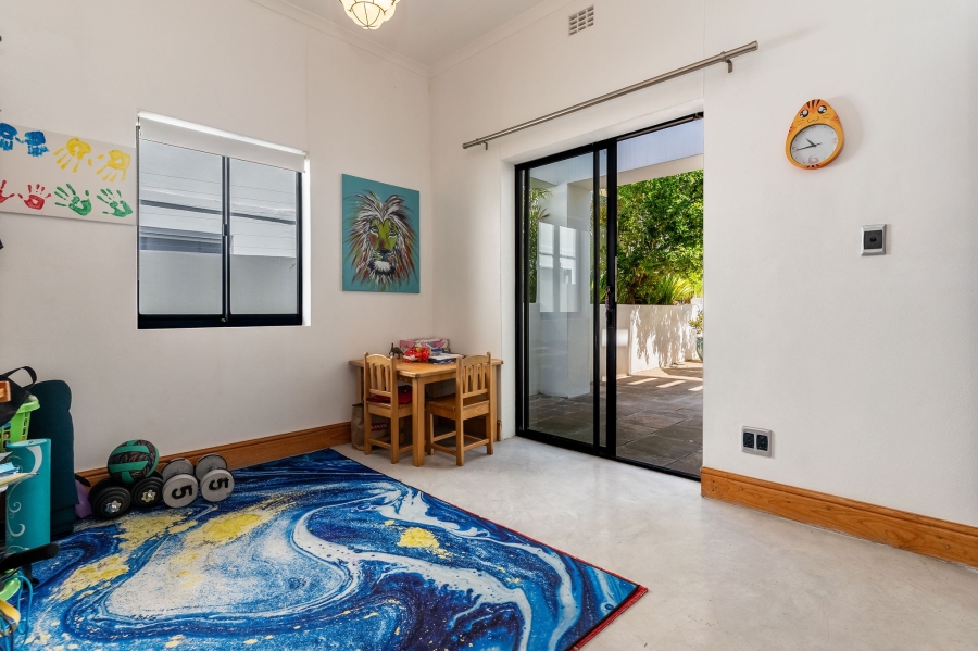 5 Bedroom Property for Sale in Fresnaye Western Cape